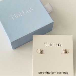 Hypoallergenic Titanium studs - Tini Lux “Abra” X studs